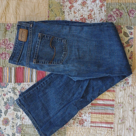 Levi's signature boot cut low rise Miss size 8 short. - Picture 1 of 6